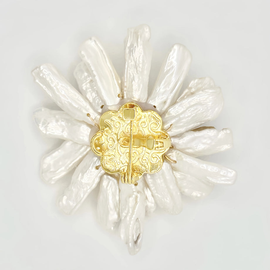 Baroque pearl flower brooch – Angel Barocco