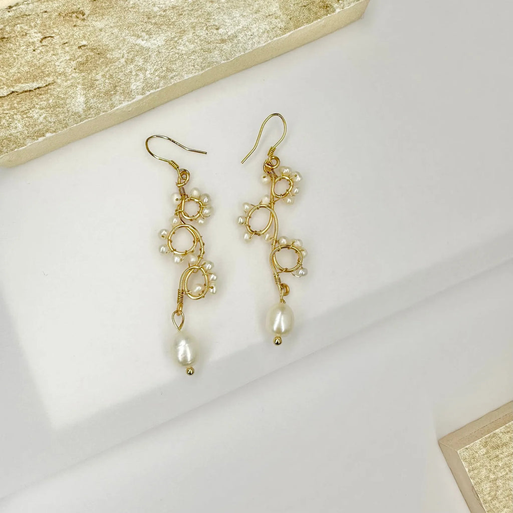 Baroque pearl looped circle gold vermeil earrings - Angel Barocco
