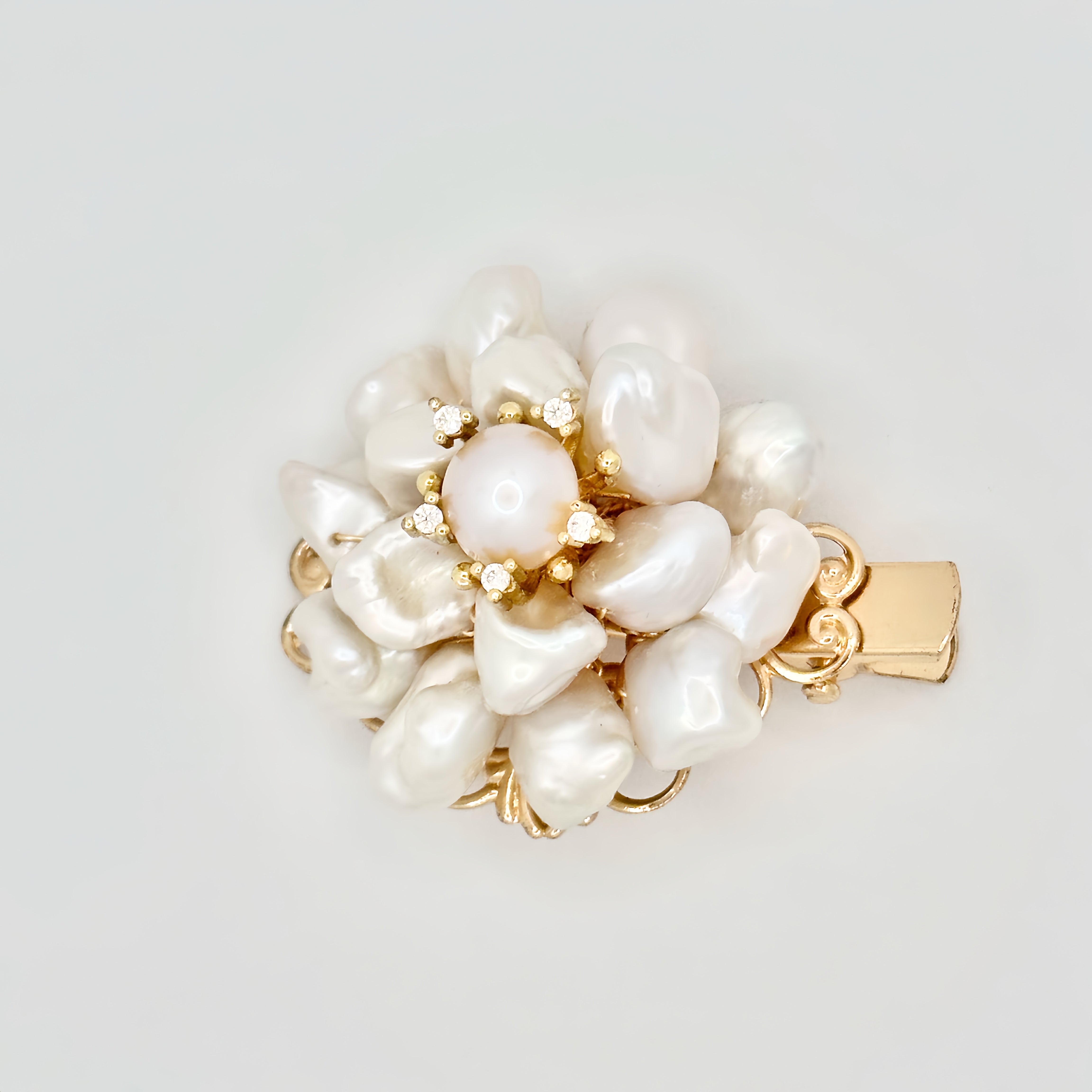 Baroque pearl flower brooch – Angel Barocco
