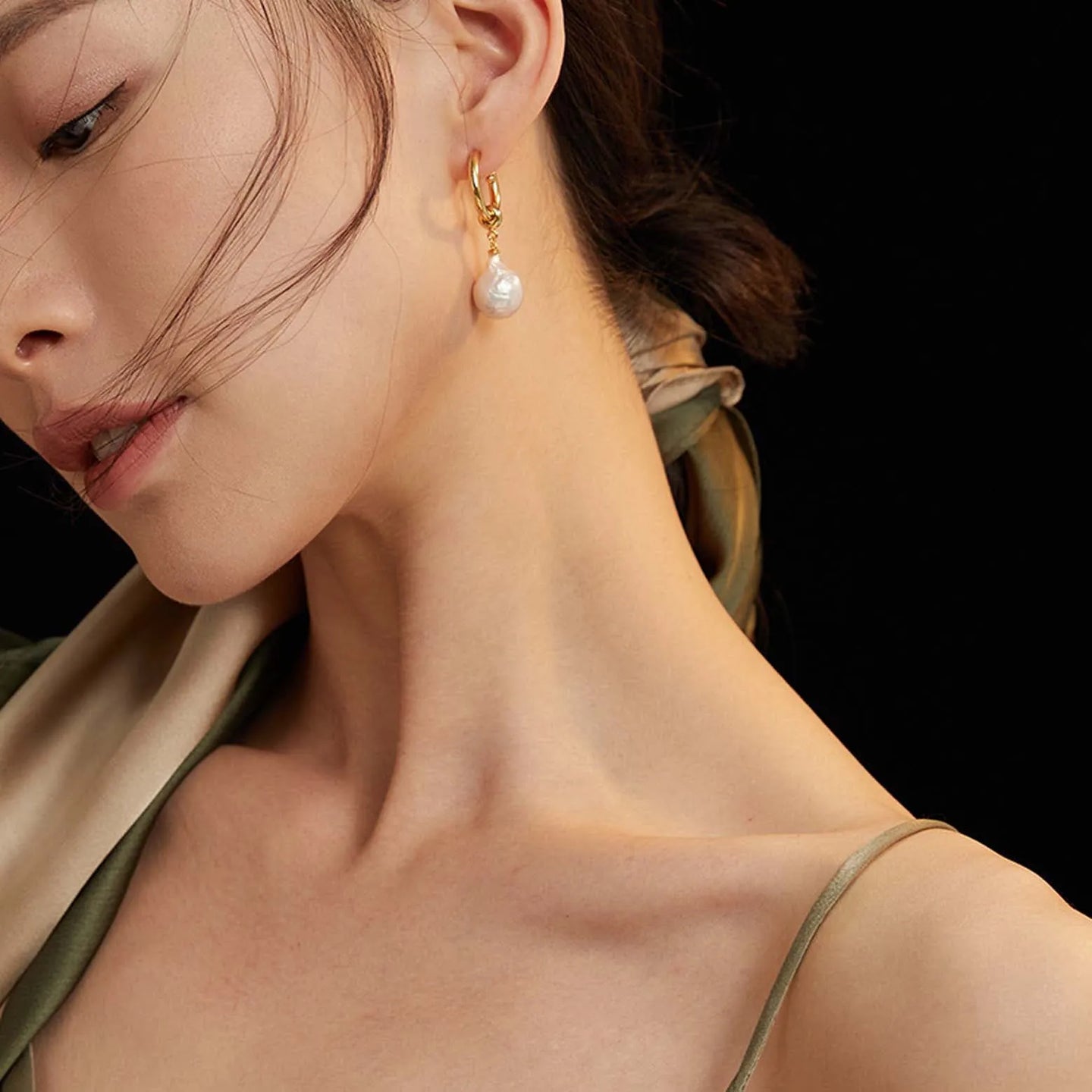 Detachable hoop Baroque pearl earrings - Angel Barocco