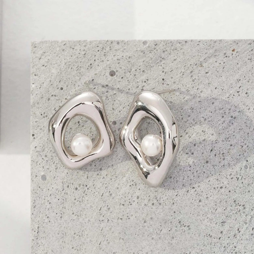 Freshwater pearl asymmetrical stud earrings - Angel Barocco