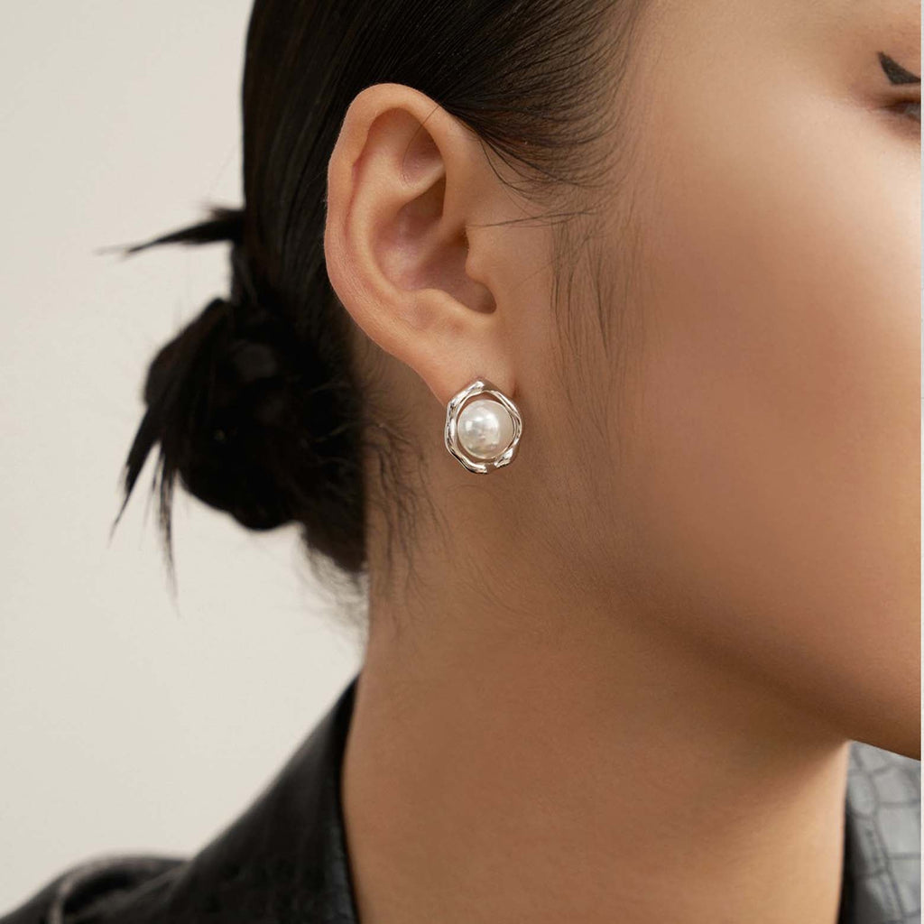 Freshwater round pearl stud earrings - Angel Barocco